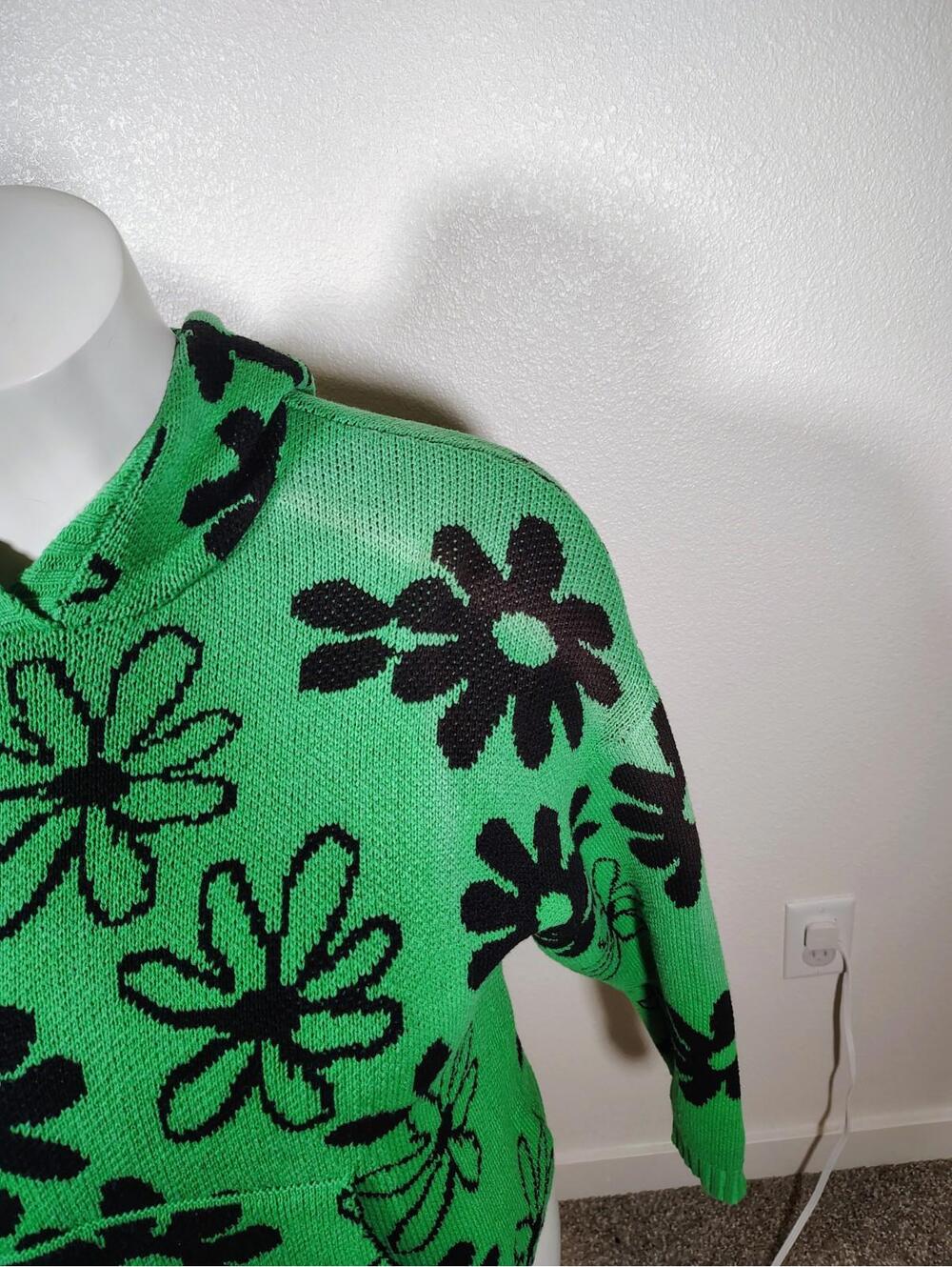 Women's Sweater Green Flower Black Flowers Hippie Retro Chic Sz S fits M/L - Picture 3 of 9